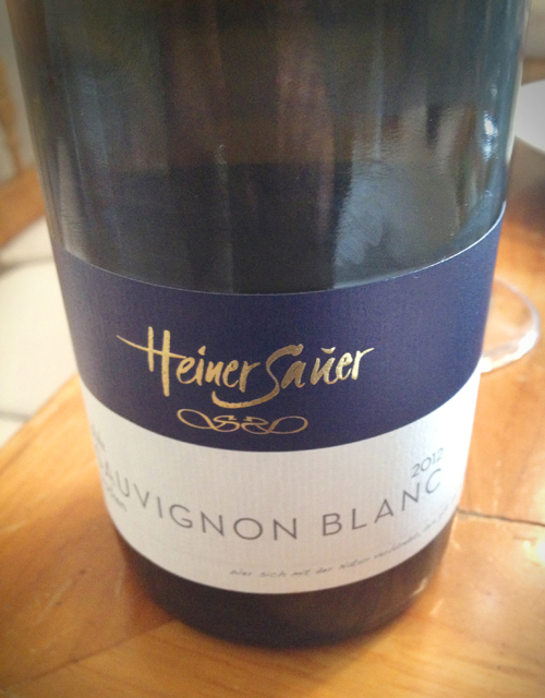 Dodis Weinbegleitung: Sauvignon Blanc vom Weingut Heiner Sauer aus Böchingen/Pfalz.