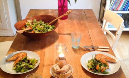 Steak vom Lachs mit Salat