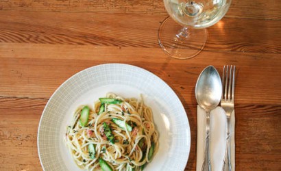 Spaghetti Carbonara mit grünem Spargel