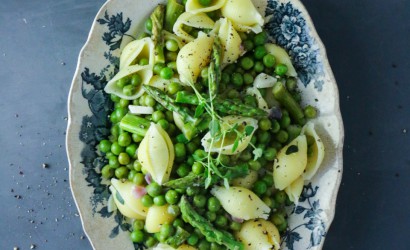 FRÜHLINGSPASTA MIT ERBSEN & GRÜNEM SPARGEL AUS UNSEREM KOCHBUCH „MAMPF“!